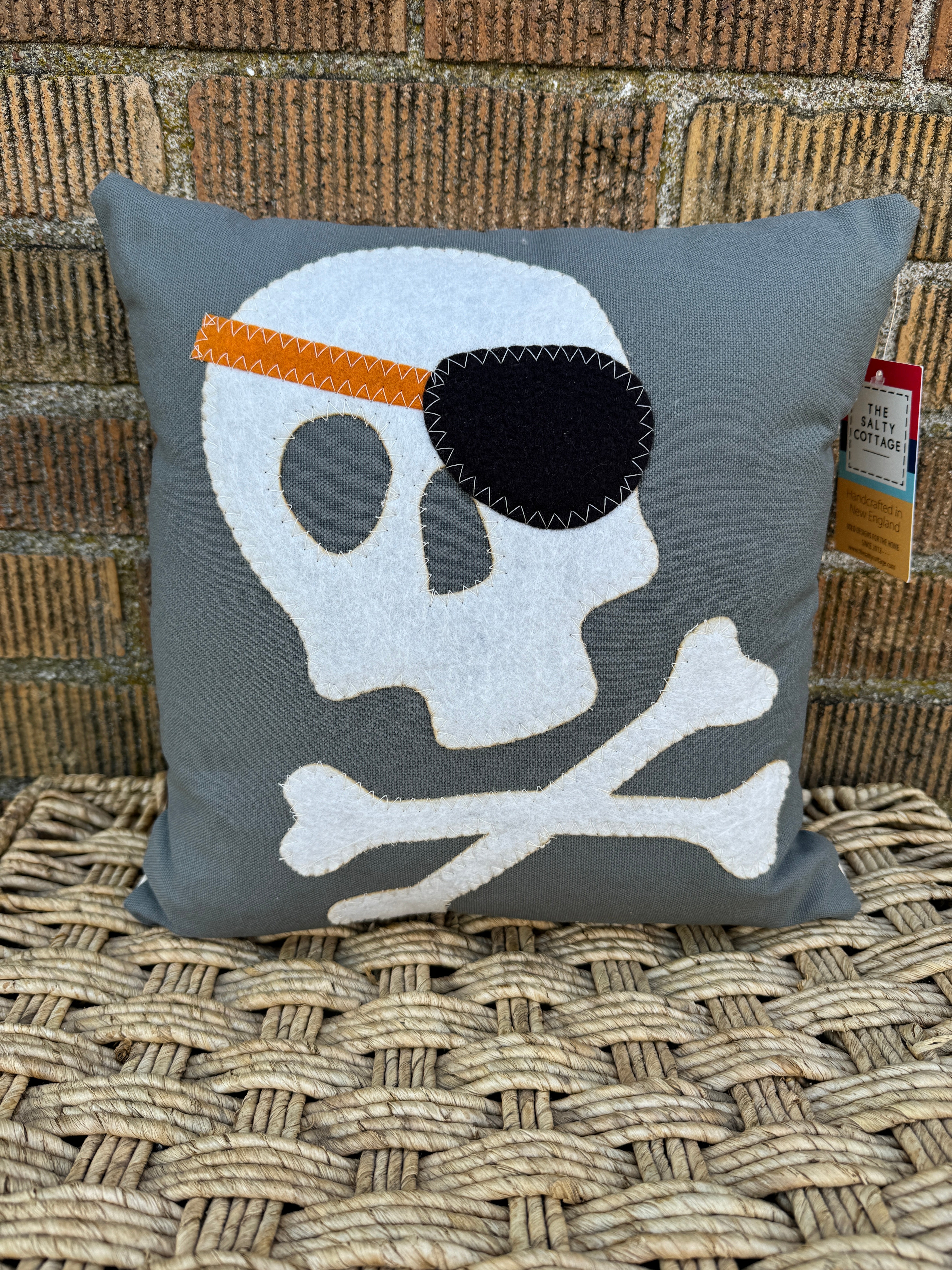 14" Skull and crossbones pirate pillow